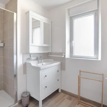 펜션 3 Bedroom Beautiful In *