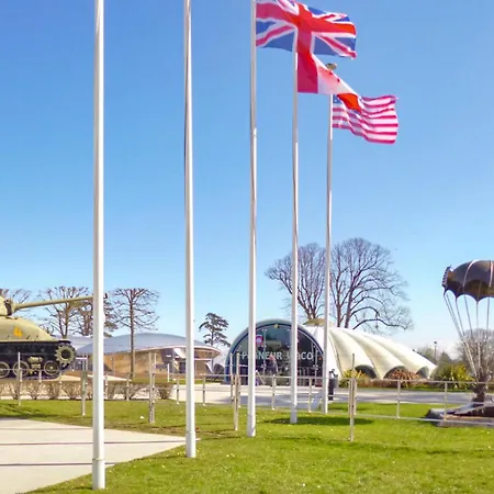 3 Bedroom Beautiful In * Créances