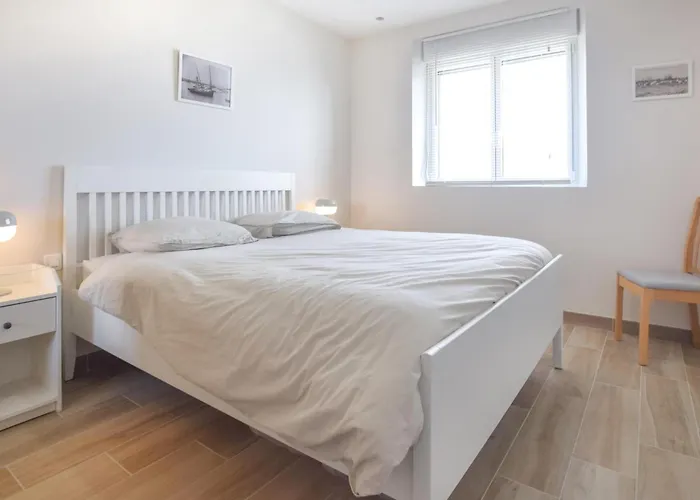 3 Bedroom Beautiful In Holiday home Creances